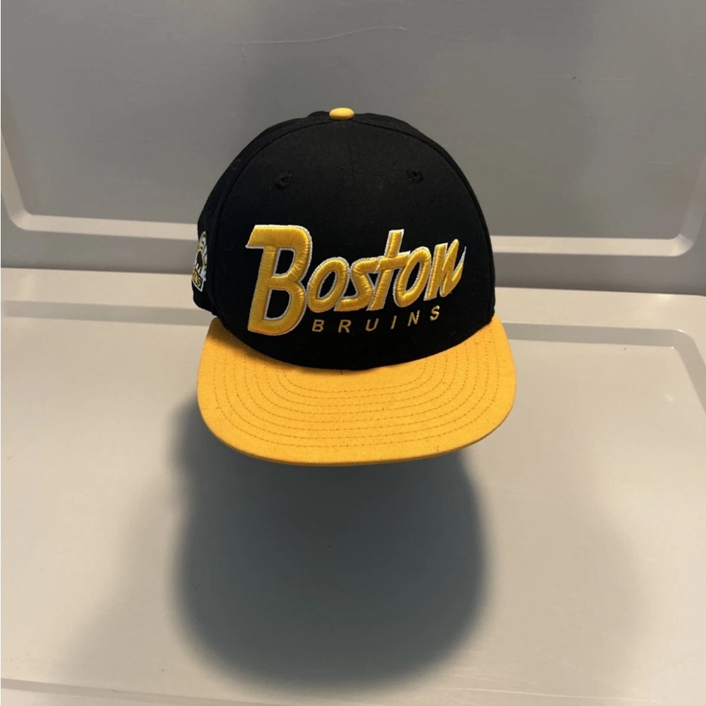 Boston Bruins New Era 9FIFTY Snapback Trucker Hat NHL Vintage Collection Cap